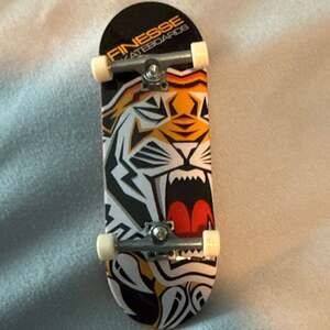 Tech Deck Finesse Finger Skateboards Street Hits Limited World Edition